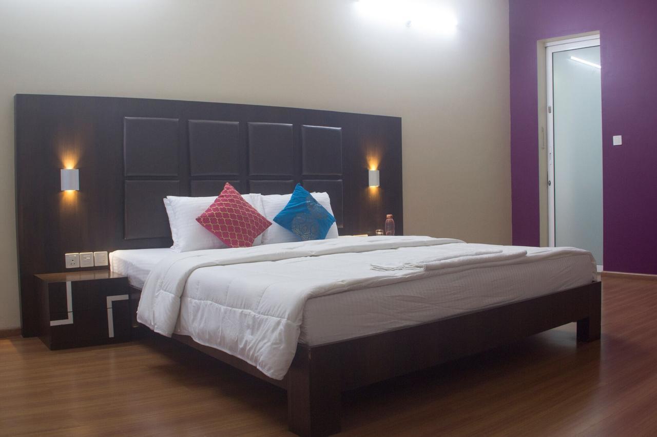 Amanora Park Town Bed & Breakfast Pune Exterior photo